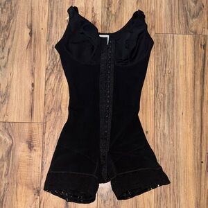 Shapewear Tummy Control Post Surgery Full Body Shaper Size M and waist Trainer